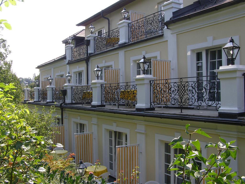 Hotel Landhaus Fuhrgassl-Huber Vienna Exterior photo